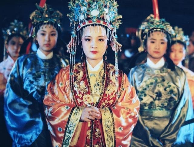 贾元春是谁的妃子 贾元春原型乾隆妃子？