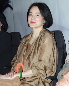 ​“内衣门”68岁林青霞疑不穿内衣遭群嘲，对女神奶奶太苛刻了！