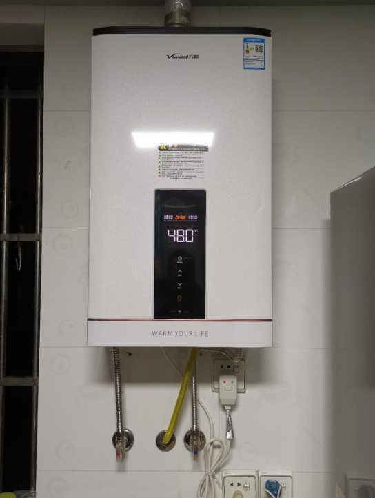 燃气热水器12升和16升的区别(有必要买16升热水器吗)