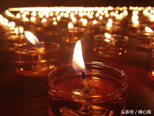 佛前供养插电莲花灯的功德（佛教常识供养之王）(1)