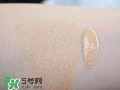 阿玛尼大师粉底液4号和5号哪个更显白?有什么区别?