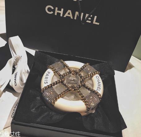 chanel救生圈多少钱？香奈儿救生圈包价格