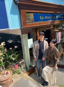 ​李尚禹与金素妍甜蜜约会 年过40岁帅气依旧 性格温和是韩圈模范丈夫