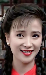 ​古典大美人何晴：低调演遍四大名著，出道三十年颜值气质超群