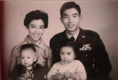 ​台湾U2飞行员张立义，被俘后在大陆与母亲团聚，台湾却拒绝其回家