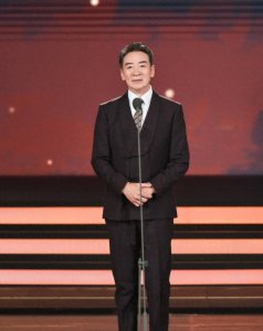 ​70岁寇振海不再隐瞒！大儿十项全能，二儿帅气班草，小女富态像妈