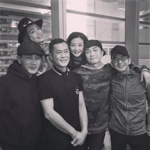 ​赵薇古巨基同框引回忆杀 与无线“四虎”合照容祖儿抢镜