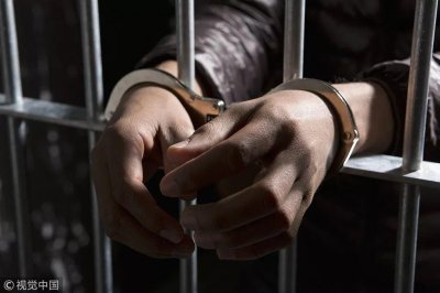 ​获刑7年6个月！广西47岁教导主任在讲台等公共场所猥亵17名女学生
