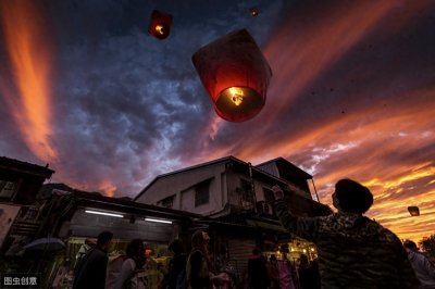 ​农历十月初二，双顺双吉的日子，适合许愿祈福，好事成双