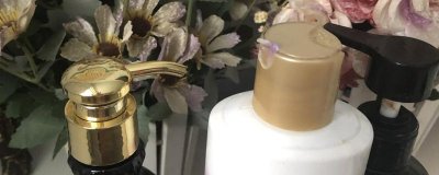 ​沐浴露和磨砂膏先用哪个