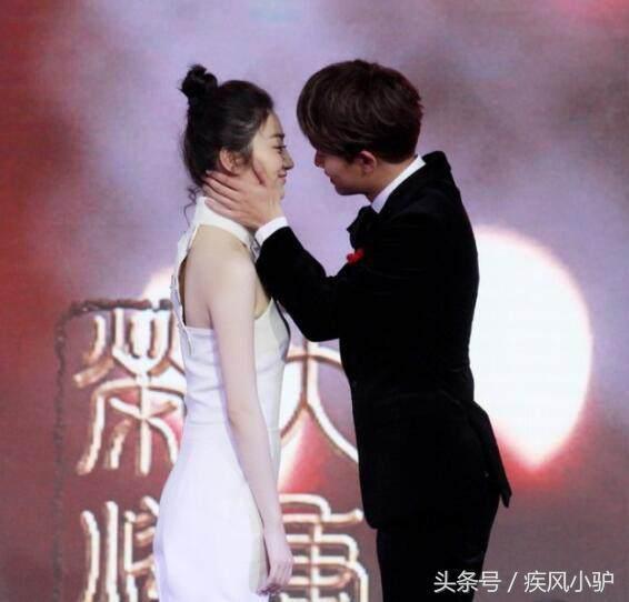 成龙、甄子丹都不敢碰的女星,而他却胆大,直接抱起就亲上了!