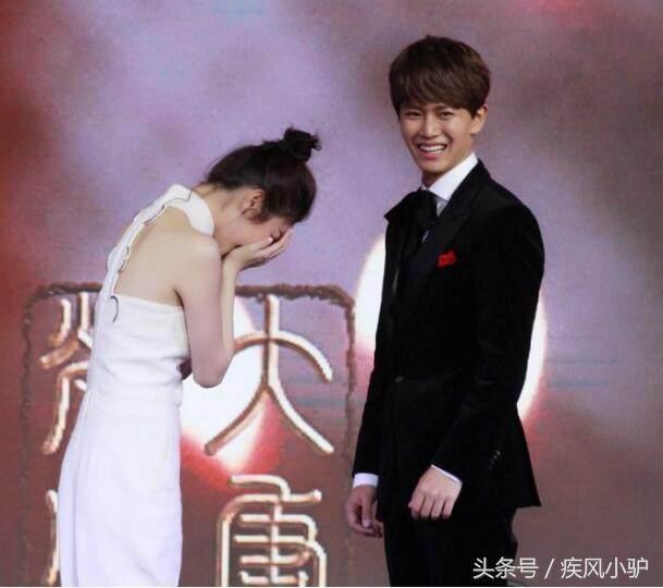 成龙、甄子丹都不敢碰的女星,而他却胆大,直接抱起就亲上了!