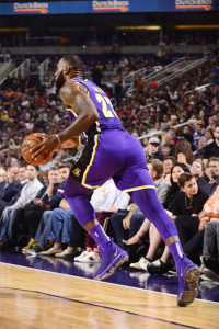 ​终于！湖人赢球了 欧文5实物图曝光