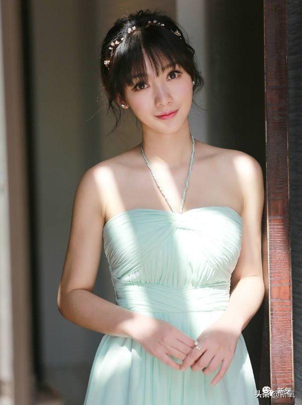 女明星其实也没几个天生丽质的（什么样的女明星才是又纯又欲又美的巅峰）(54)