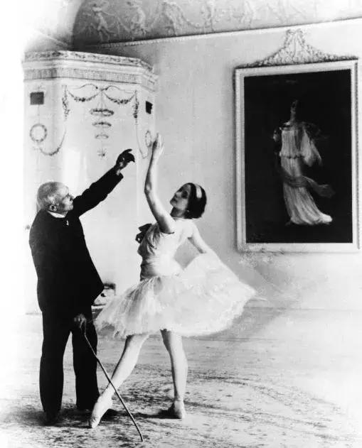 世界著名的芭蕾舞蹈家(为什么世界上最伟大的芭蕾舞剧出自俄罗斯)(16)