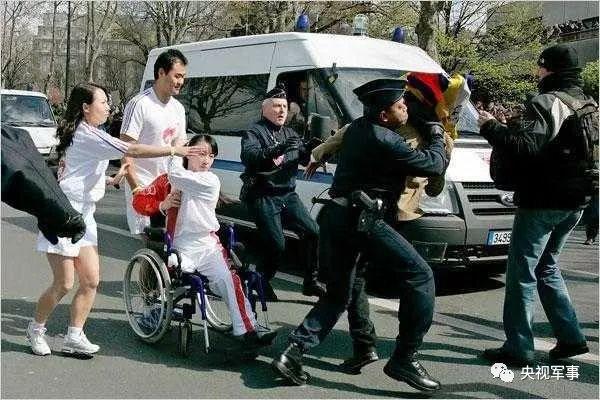 回顾2008年的大事(这些瞬间会让你泪流满面)(15)