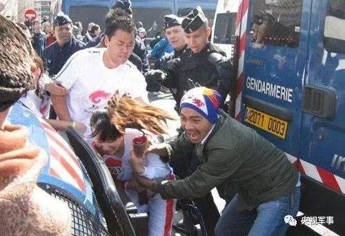 回顾2008年的大事(这些瞬间会让你泪流满面)(14)