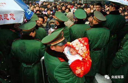 回顾2008年的大事(这些瞬间会让你泪流满面)(8)