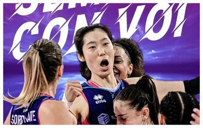 ​加冕MVP！女排朱婷轰25分夺季后赛开门红，经纪人晒照：为你骄傲