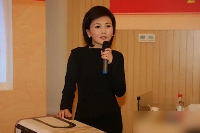 ​那个曾经在全国爆红的《海峡两岸》主持人柴璐，现在去哪里了？