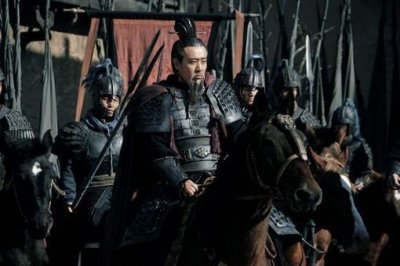 ​历史上诸葛亮和李严有什么恩怨？