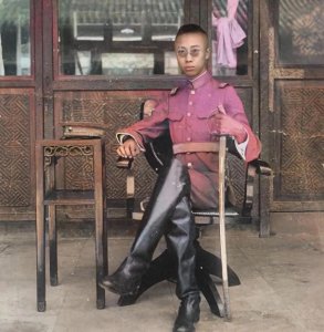 ​这张溥仪年轻时的照片估计很多人都是第一次见到