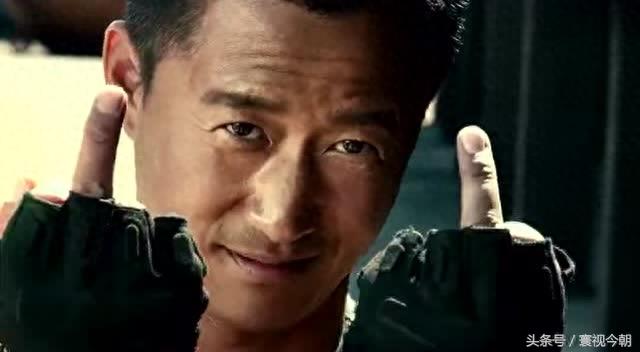 《战狼2》高清美图壁纸，坐等战狼2上映，加油硬汉吴京