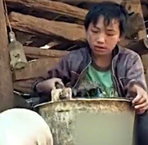 ​杨六斤：苦命孤儿获500万善款，如今生活怎样？