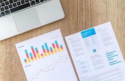 ​火车列车员真实工资待遇有多少？铁路系统收入待遇如何，经历揭秘