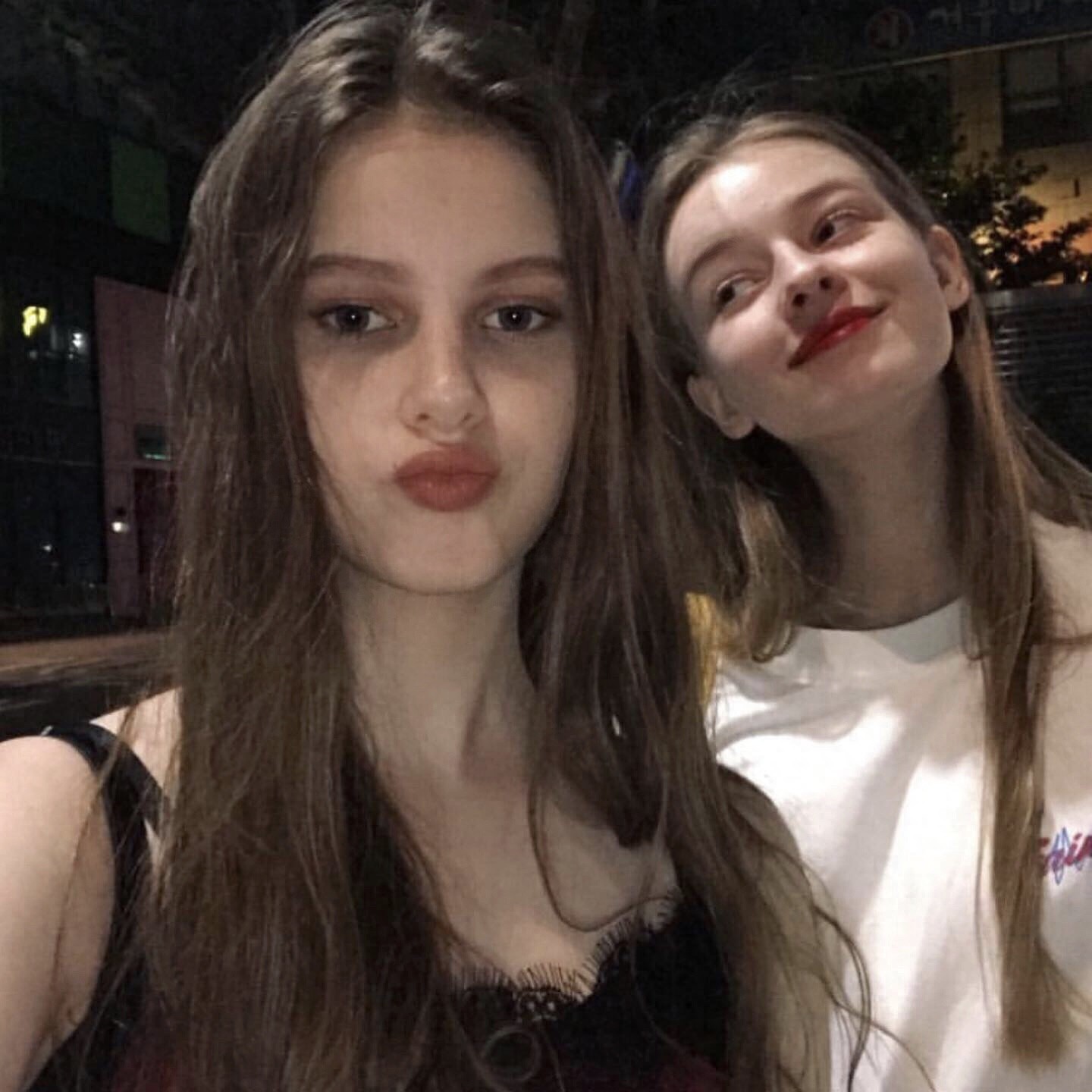 欧美风 最新闺蜜头像 |官方微笑是礼貌的必要.