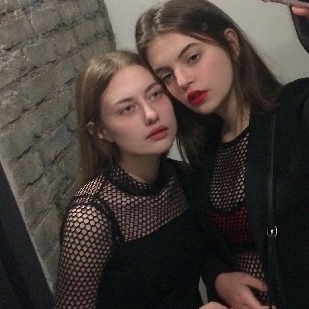 欧美风 最新闺蜜头像 |官方微笑是礼貌的必要.