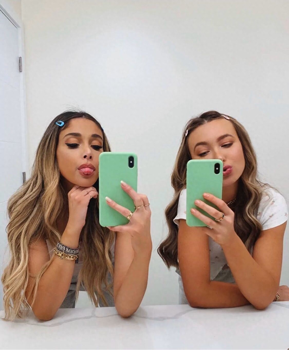 欧美风 最新闺蜜头像 |官方微笑是礼貌的必要.