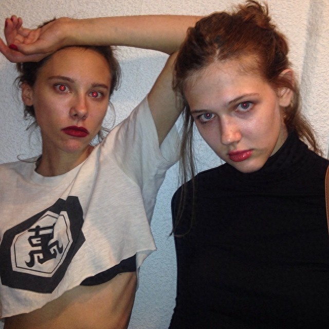 欧美风 最新闺蜜头像 |官方微笑是礼貌的必要.