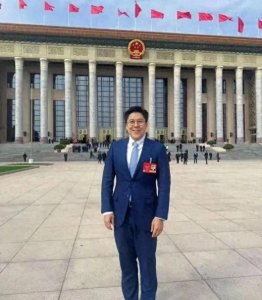 ​霍家：不入香港四大家族的豪门传奇，爱国情怀才是无价之宝。