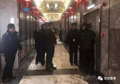 ​年轻女服务员 KTV 内坐台陪唱陪酒，提供有偿服务被民警发现