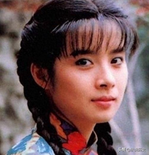 那些年的岳翎，罕见剧照老照片，因《青青河边草》而出名