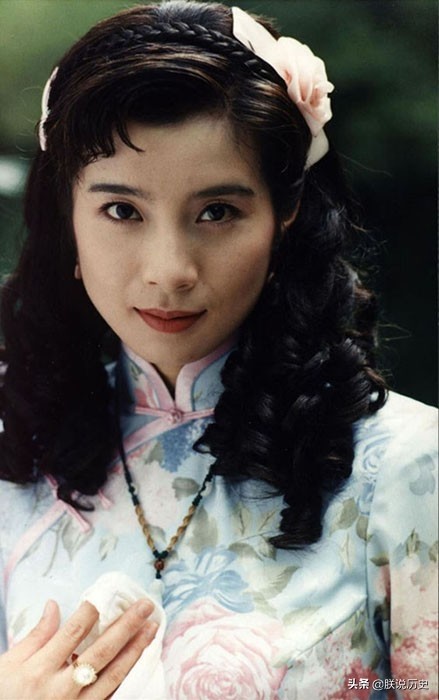 那些年的岳翎，罕见剧照老照片，因《青青河边草》而出名