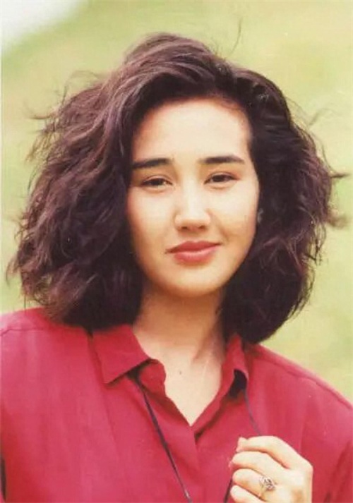 柏安妮：八十年代港剧女神，明明可以靠颜值，她偏要靠才华