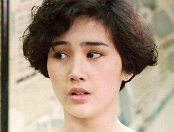 柏安妮：八十年代港剧女神，明明可以靠颜值，她偏要靠才华