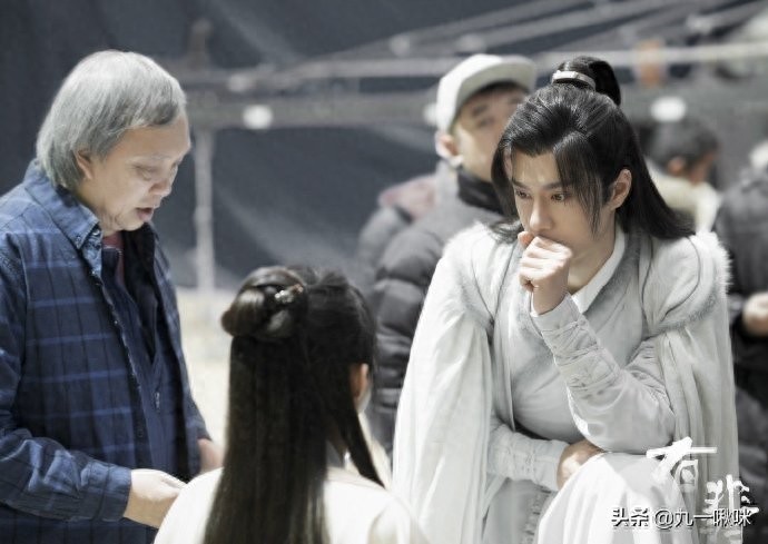 王一博《有翡》新剧照，古装新造型来袭，满满的江湖气和少年感