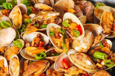 ​清洗花甲，用油用醋都不对，老渔民教你一招，花甲吐沙干净又快速