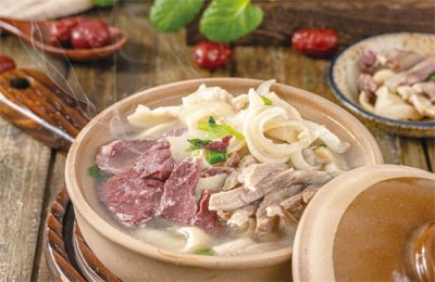 ​这么好喝的羊汤，居然是有独家配方的，现在知道还不晚