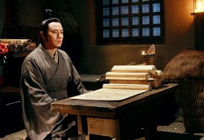 ​苏秦被刺客重伤，临死前让齐王将自己的尸体五马分尸