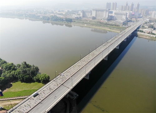 马拉松——吉林市国际马拉松开跑