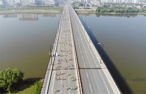 马拉松——吉林市国际马拉松开跑