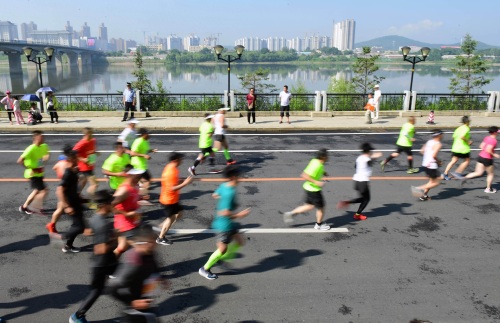 马拉松——吉林市国际马拉松开跑