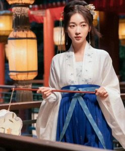 ​吴谨言宣布领证，先前曾多次否认恋情，疑似奉子成婚！