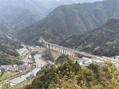 ​沿沪昆高铁看湖湘发展｜运力提升10倍，怀化南站成为全省第二大高铁站