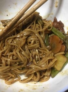 ​特色美味焖面，这样做的焖面，隔着锅盖都能闻到香味