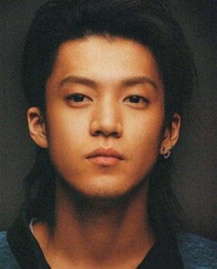 ​小栗旬：他是所有不良少年梦想的样子，抽烟的刹那更是公认的性感